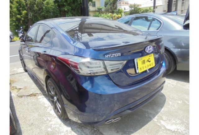 Hyundai ELANTRA  第4張相片