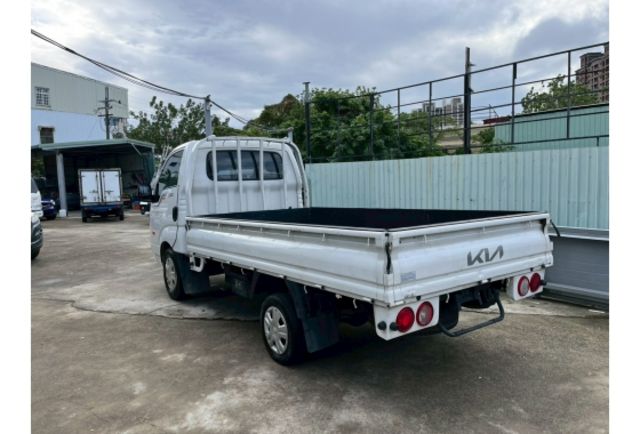 2024年 KIA 卡旺 2.5L 自排 柴油 超優質貨車  第4張相片
