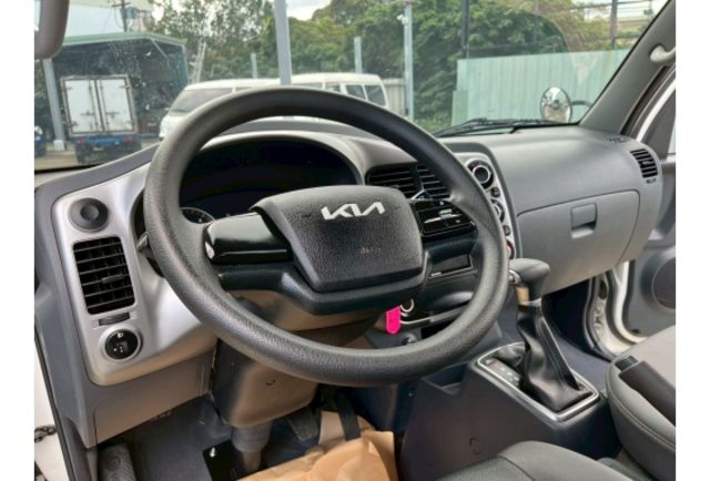 2024年 KIA 卡旺 2.5L 自排 柴油 超優質貨車  第8張相片
