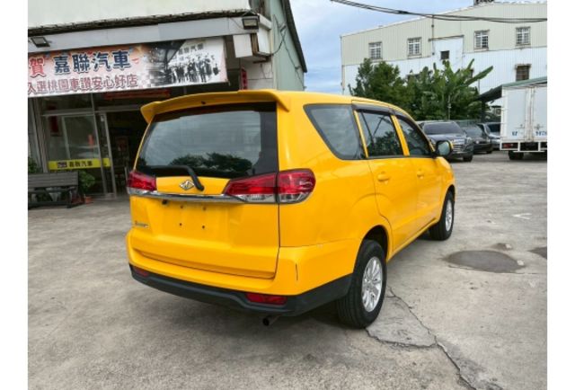 2022年 ZINGER 進哥 2.4L 原廠黃色 里程4萬 優質客貨兩用車  第6張相片