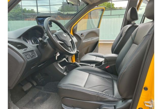 2022年 ZINGER 進哥 2.4L 原廠黃色 里程4萬 優質客貨兩用車  第7張相片