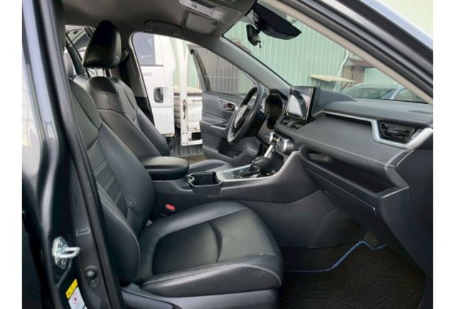 Toyota RAV4  第9張相片