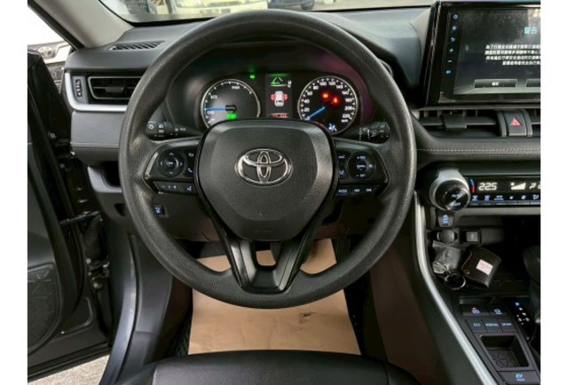 Toyota RAV4  第10張相片
