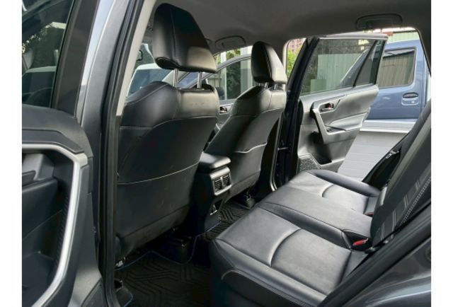 Toyota RAV4  第13張相片