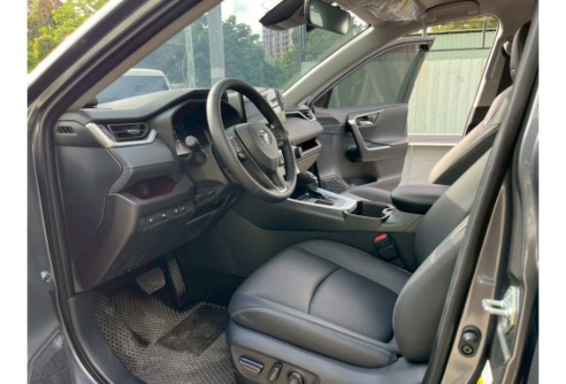 Toyota RAV4  第9張相片