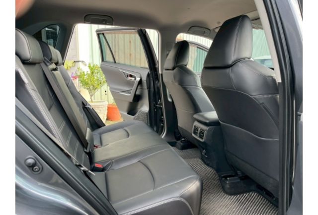 Toyota RAV4  第12張相片