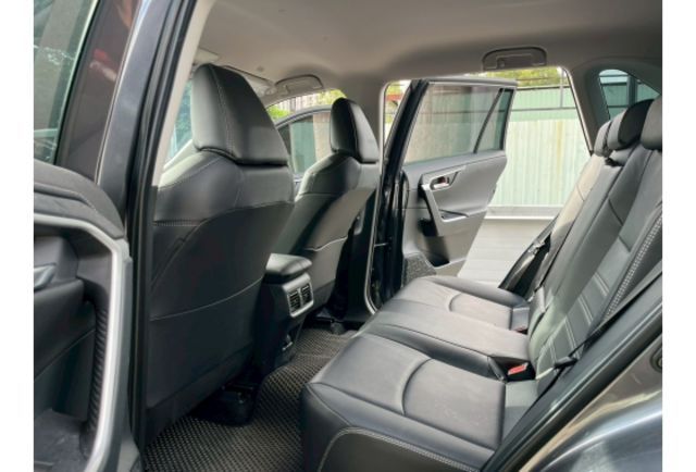 Toyota RAV4  第13張相片