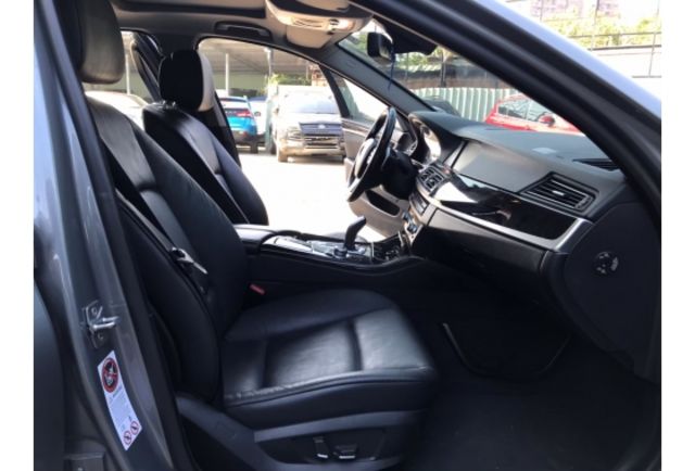 BMW 528I  第10張相片