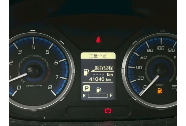 2022年 ZINGER 進哥 2.4L 原廠黃色 里程4萬 優質客貨兩用車  第11張相片