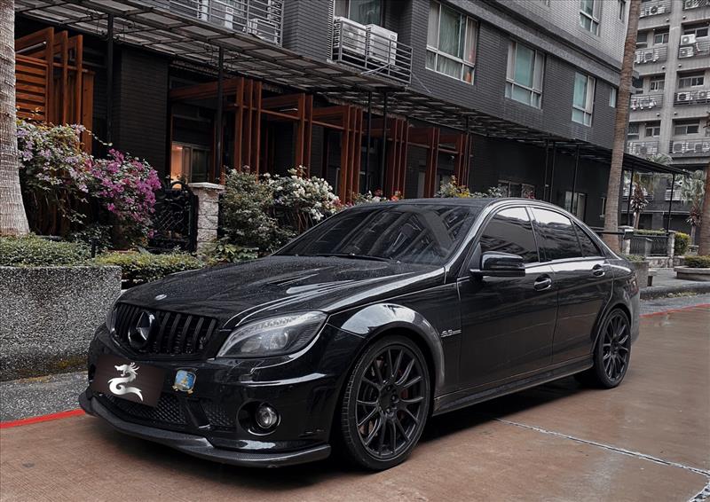 2008 BENZ C63AMG 卡夢引擎蓋 改裝大尾翼卡鉗 HK雙電熱椅  第1張相片
