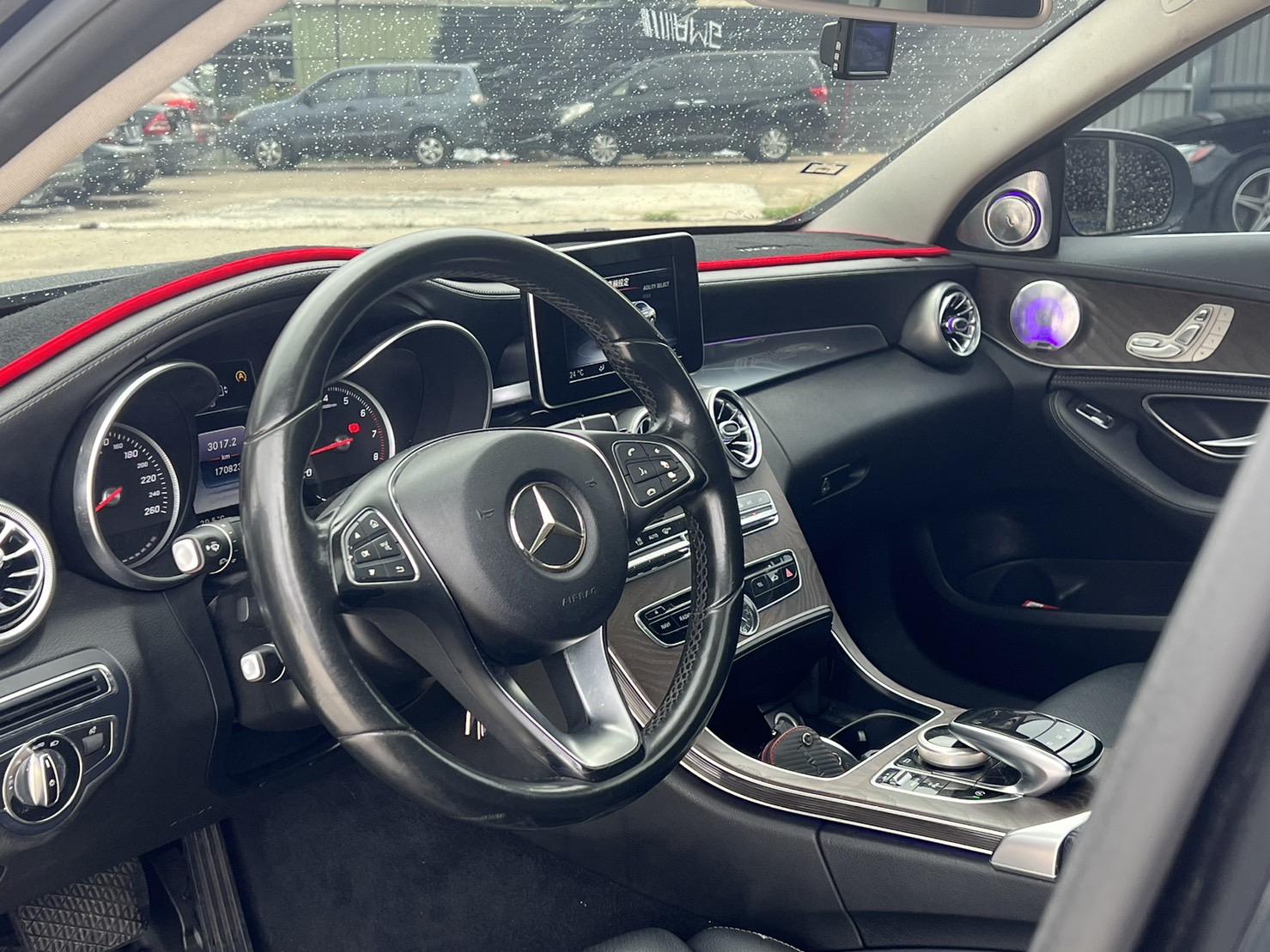 2015 Mercedes-Benz C200   第3張相片