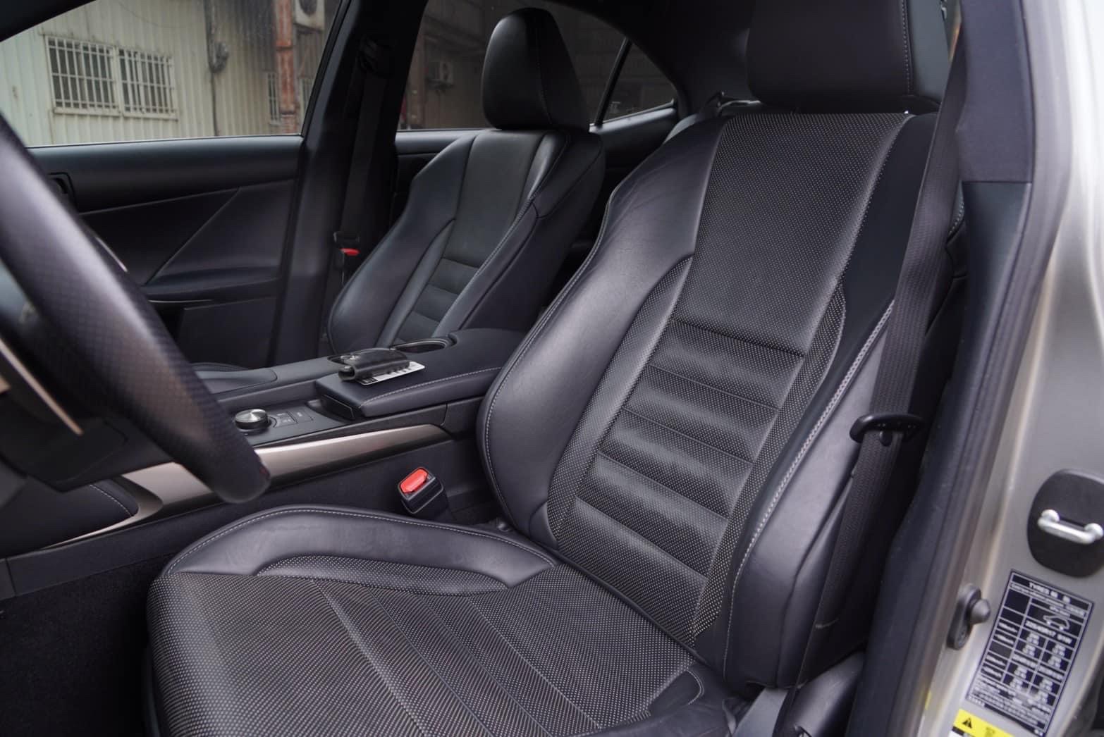 2015 Lexus IS200T F-SPORT NAVI  第4張相片