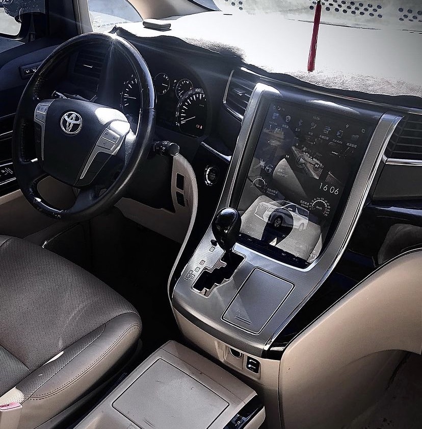 2012 Toyota Alphard 自排 3.5L  第2張相片