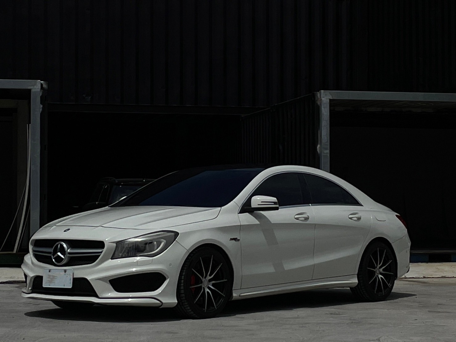 2014 Mercedes-Benz CLA250   第1張相片