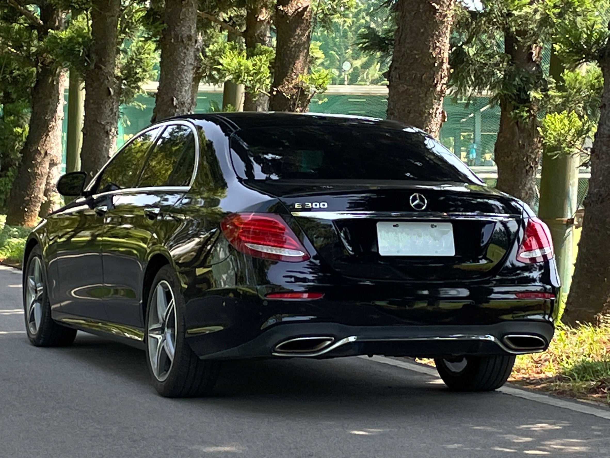 2018 Mercedes-Benz E300  第8張相片