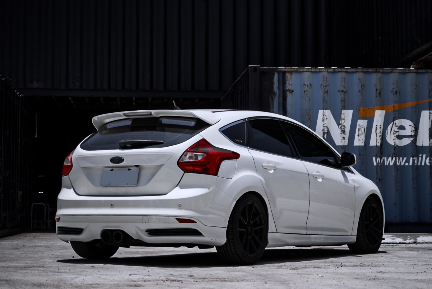2013 Ford Focus 5D 2.0 方向盤快控鍵 恆溫空調 電動折疊後視鏡 CD音響主機 MP3播放功能 藍牙通訊  第5張相片