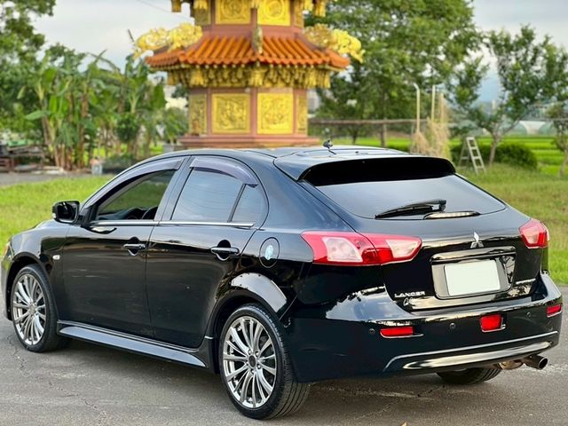 Mitsubishi Lancer  第11張相片