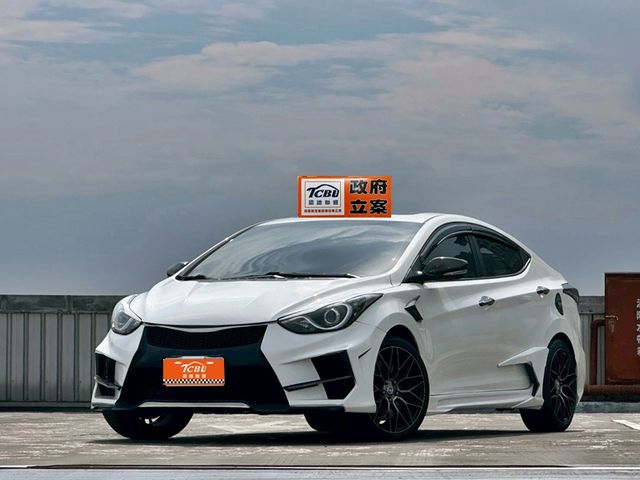 Hyundai Elantra  第1張相片