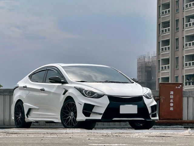 Hyundai Elantra  第2張相片