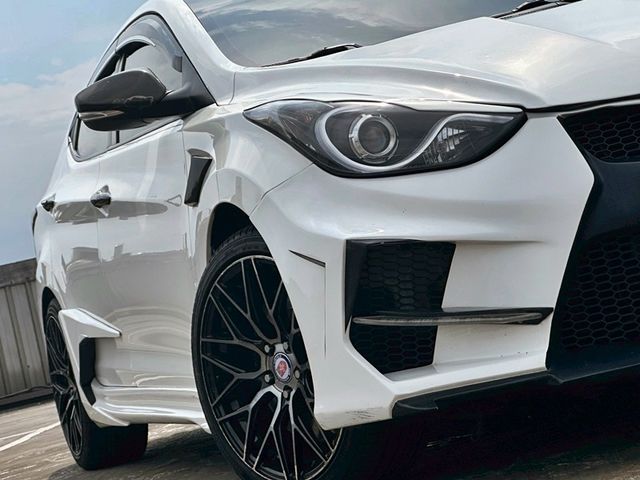 Hyundai Elantra  第3張相片