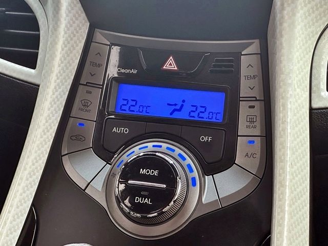 Hyundai Elantra  第12張相片