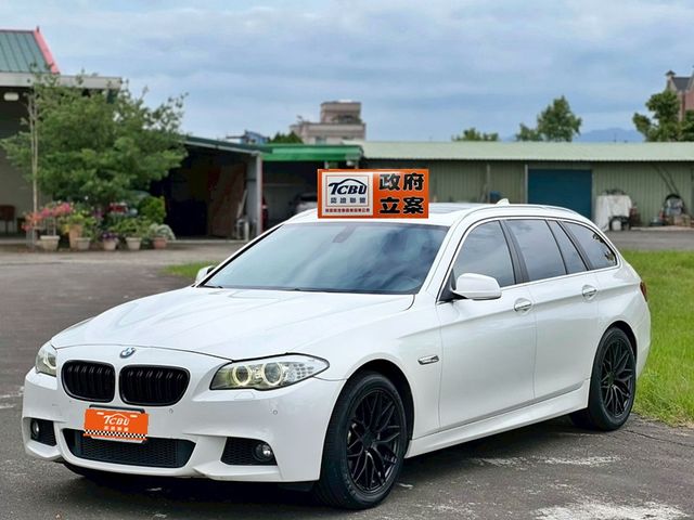 售2011年 F11 520D 旅行 白色 跑23萬 原鈑件 無待修 改M包 內寫一階晶片 配合鑑定試車全額貸 桃園八德 0987707884汪  第1張相片