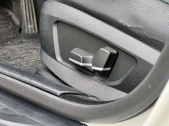 售2011年 F11 520D 旅行 白色 跑23萬 原鈑件 無待修 改M包 內寫一階晶片 配合鑑定試車全額貸 桃園八德 0987707884汪  第19張相片