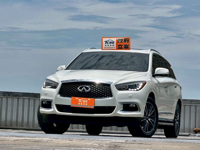 售2017年 INFINITI QX60 旗艦AWD 七人座 白色 跑4.7萬 原鈑件 無待修 可認證 ACC 全景 桃園八德 0987707884汪  第1張相片