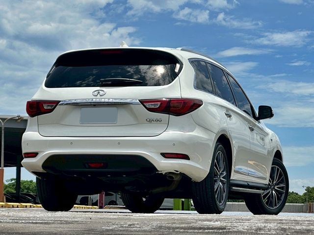 售2017年 INFINITI QX60 旗艦AWD 七人座 白色 跑4.7萬 原鈑件 無待修 可認證 ACC 全景 桃園八德 0987707884汪  第4張相片