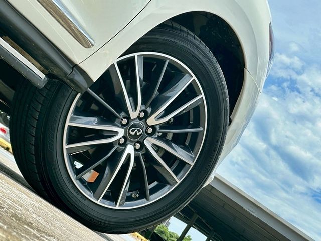 售2017年 INFINITI QX60 旗艦AWD 七人座 白色 跑4.7萬 原鈑件 無待修 可認證 ACC 全景 桃園八德 0987707884汪  第5張相片