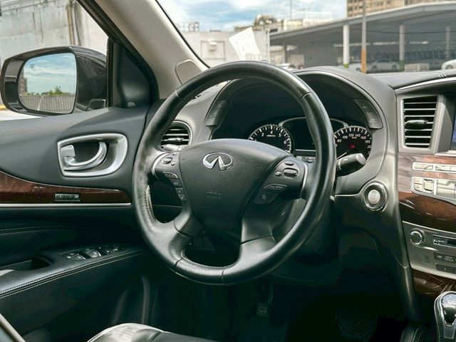 售2017年 INFINITI QX60 旗艦AWD 七人座 白色 跑4.7萬 原鈑件 無待修 可認證 ACC 全景 桃園八德 0987707884汪  第9張相片