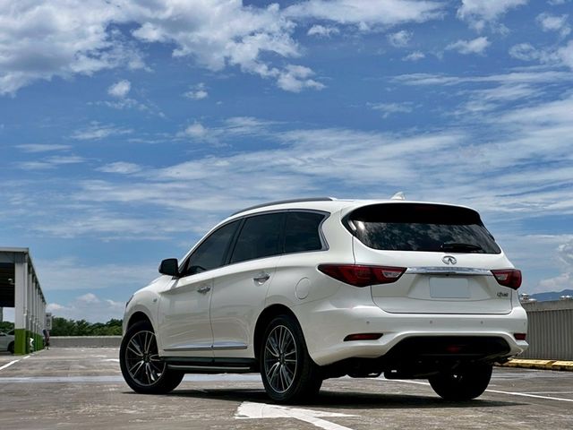 售2017年 INFINITI QX60 旗艦AWD 七人座 白色 跑4.7萬 原鈑件 無待修 可認證 ACC 全景 桃園八德 0987707884汪  第10張相片