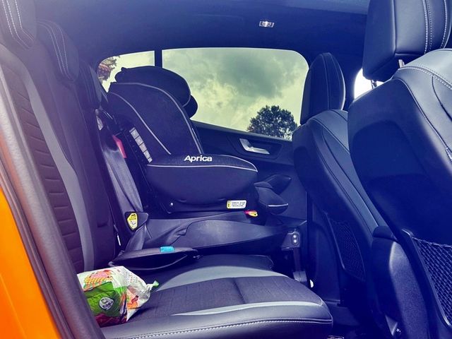 售2020年 FOCUS ST 2.3T 可認證 跑10萬 引擎蓋.可拆式水箱架更換 無待修 配合鑑定試車全額貸  桃園八德  0987707884汪  第14張相片