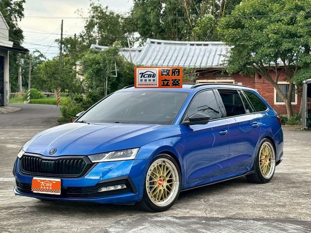 售2022年 SKODA OCTAVIA COMBI 2.0 4X4 原鈑件 跑3.2萬 原廠保固中 藍色 可認證 精品改裝 配合鑑定試車全額貸 桃園八德 0987707884汪  第1張相片