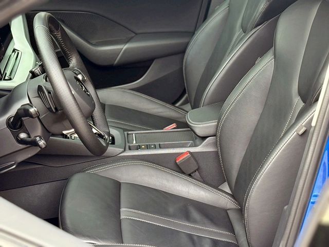 售2022年 SKODA OCTAVIA COMBI 2.0 4X4 原鈑件 跑3.2萬 原廠保固中 藍色 可認證 精品改裝 配合鑑定試車全額貸 桃園八德 0987707884汪  第16張相片