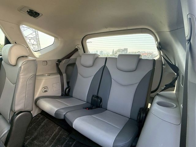 Toyota Prius  第15張相片