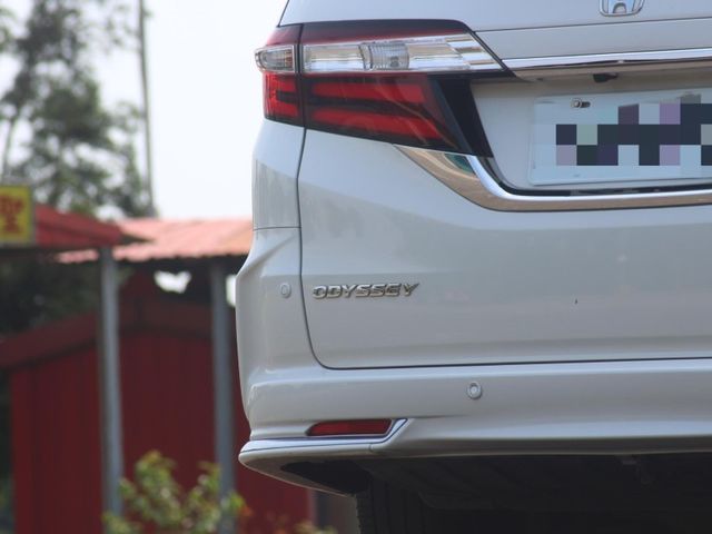 Honda 2019款  Odyssey 2.4 Elite七人座 白色 原鈑件 認證車 里程:5.萬 無待修  0987707884 汪  第5張相片