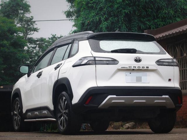 Toyota 2023款  Corolla Cross 1.8 GR Sport 白色  認證車 里程:5.9萬 無待修  0987707884 汪  第6張相片