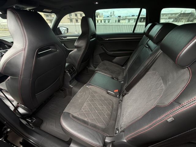 Skoda 2022款  Kodiaq RS 黑色 原鈑件 認證車 里程:5.2萬 無待修  0987707884 汪  第3張相片