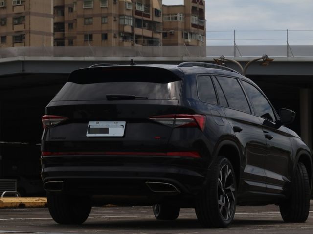 Skoda 2022款  Kodiaq RS 黑色 原鈑件 認證車 里程:5.2萬 無待修  0987707884 汪  第7張相片