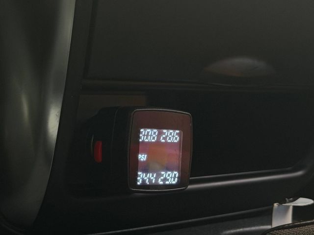Suzuki 2012款  Suzuki SX4 1.6 黑色 改裝品:升級19吋正鍛鋁圈.正BREMBO四活塞卡鉗.garage避震器.LED魚眼頭燈.12吋安卓機  里程:15萬 無待修  0987707884 汪  第13張相片