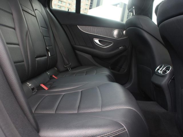 Mercedes-Benz 2014款  C300 4MATIC AMG 白色 原鈑件 認證車 里程:12.6萬 無待修  0987707884 汪  第3張相片