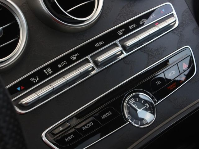 Mercedes-Benz 2014款  C300 4MATIC AMG 白色 原鈑件 認證車 里程:12.6萬 無待修  0987707884 汪  第14張相片