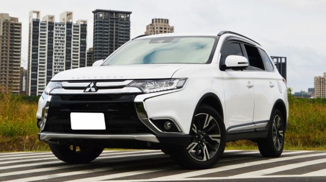 Mitsubishi 三菱outlander 奧蘭德中古車的價格 Findcar 找車網