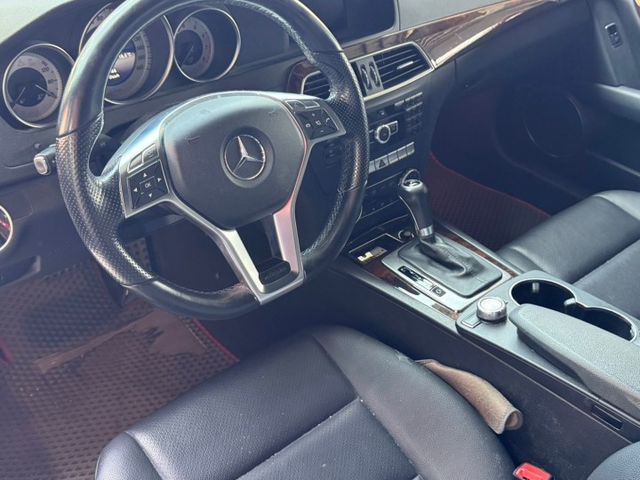 一手車 前車主很顧車 內裝和外觀都很美麗  第3張相片