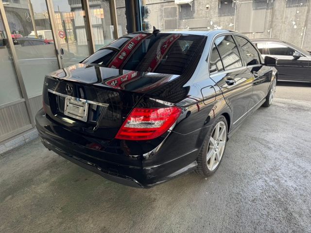 一手車 前車主很顧車 內裝和外觀都很美麗  第5張相片