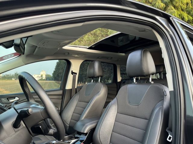 2015年 KUGA 1.5 灰色 渦輪引擎 省油有力 認證車 全車原版件 里程保證 好車推薦  第7張相片