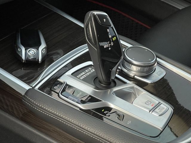 2016 BMW 730I 黑色 2.0 認證車 里程保證 實車實價 電動椅 環景系統  第10張相片