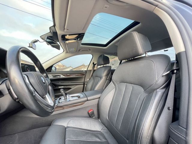 2016 BMW 730I 黑色 2.0 認證車 里程保證 實車實價 電動椅 環景系統  第11張相片