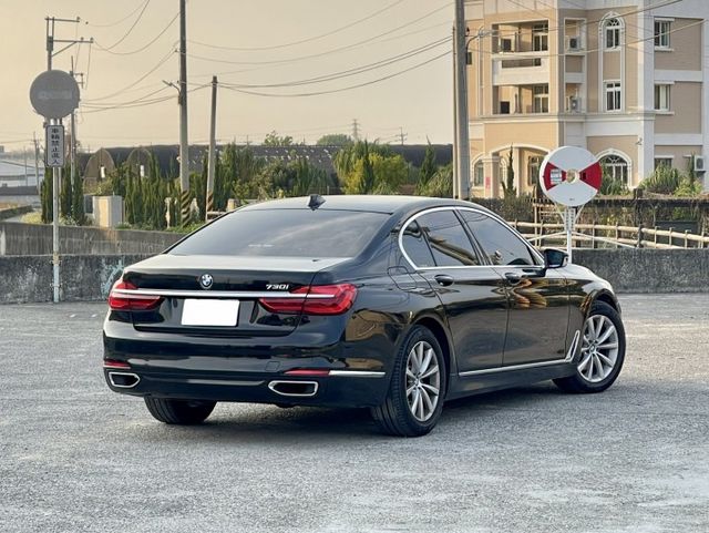2016 BMW 730I 黑色 2.0 認證車 里程保證 實車實價 電動椅 環景系統  第18張相片